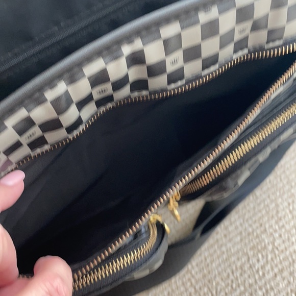 Dogs of Glamour Pet Carrier - Picture 8 of 12